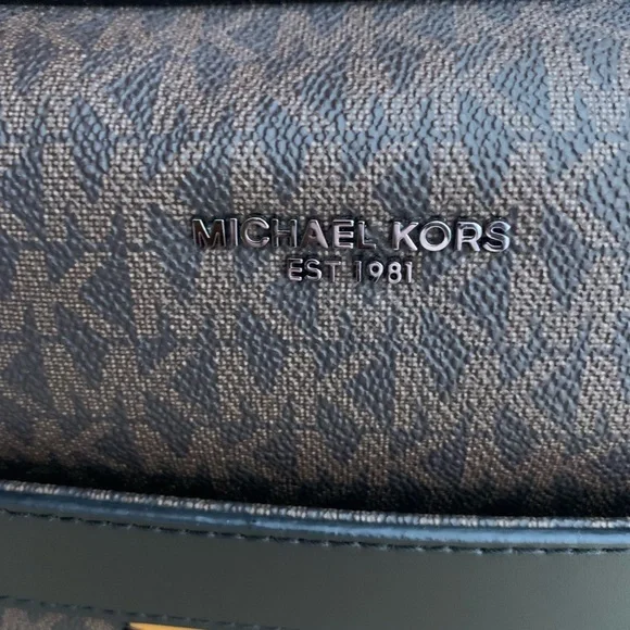 Michael Kors messenger business bag